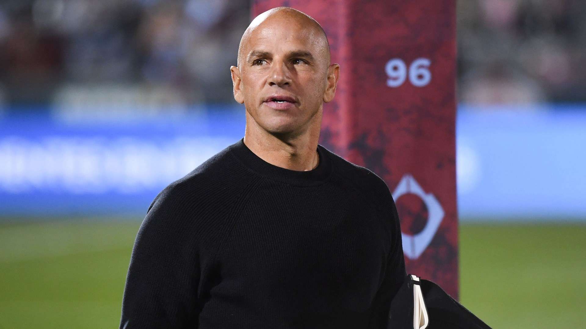 但由于米兰 但由于米兰